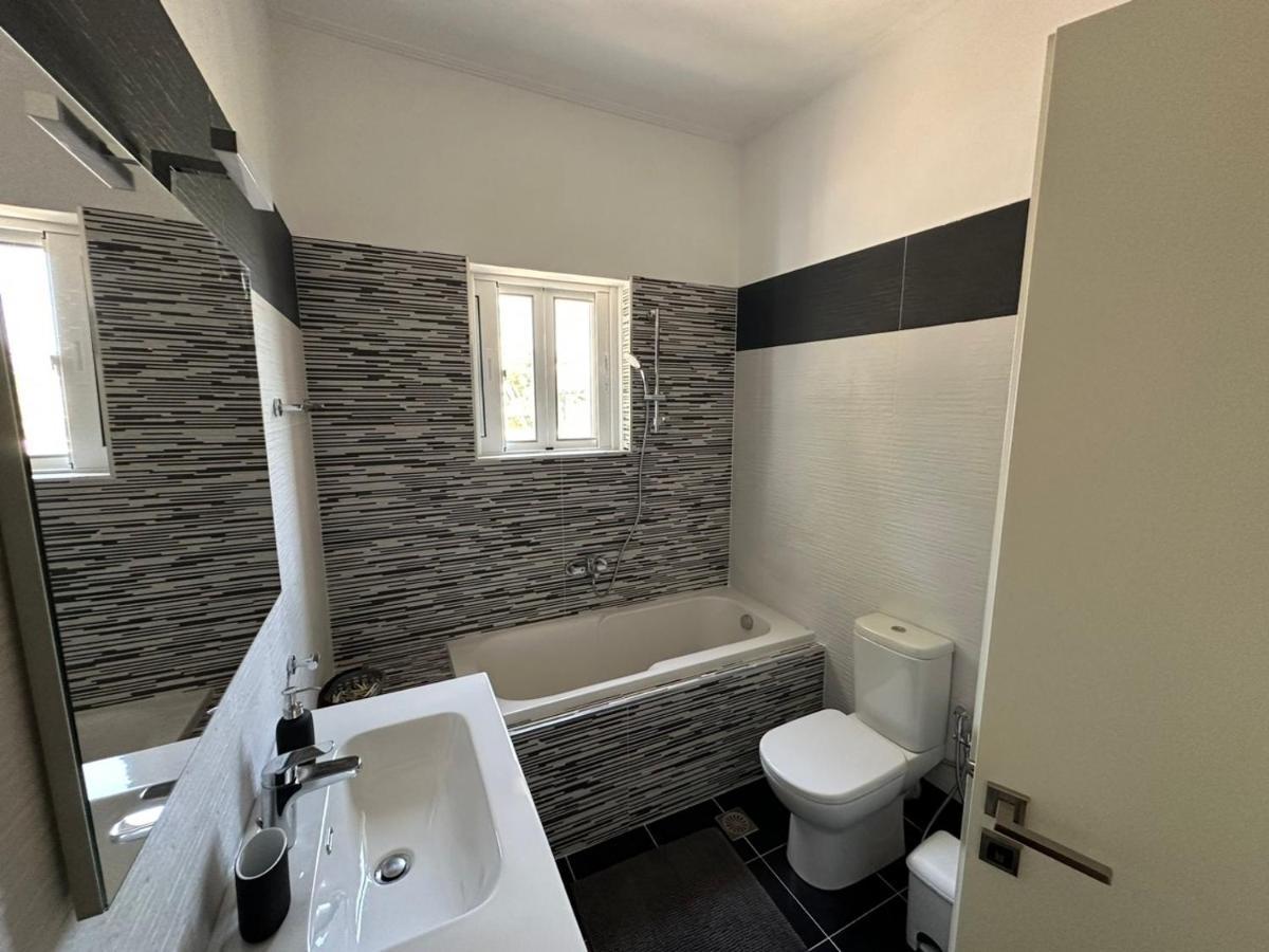 Comfy Hill Apartments ساراندا المظهر الخارجي الصورة
