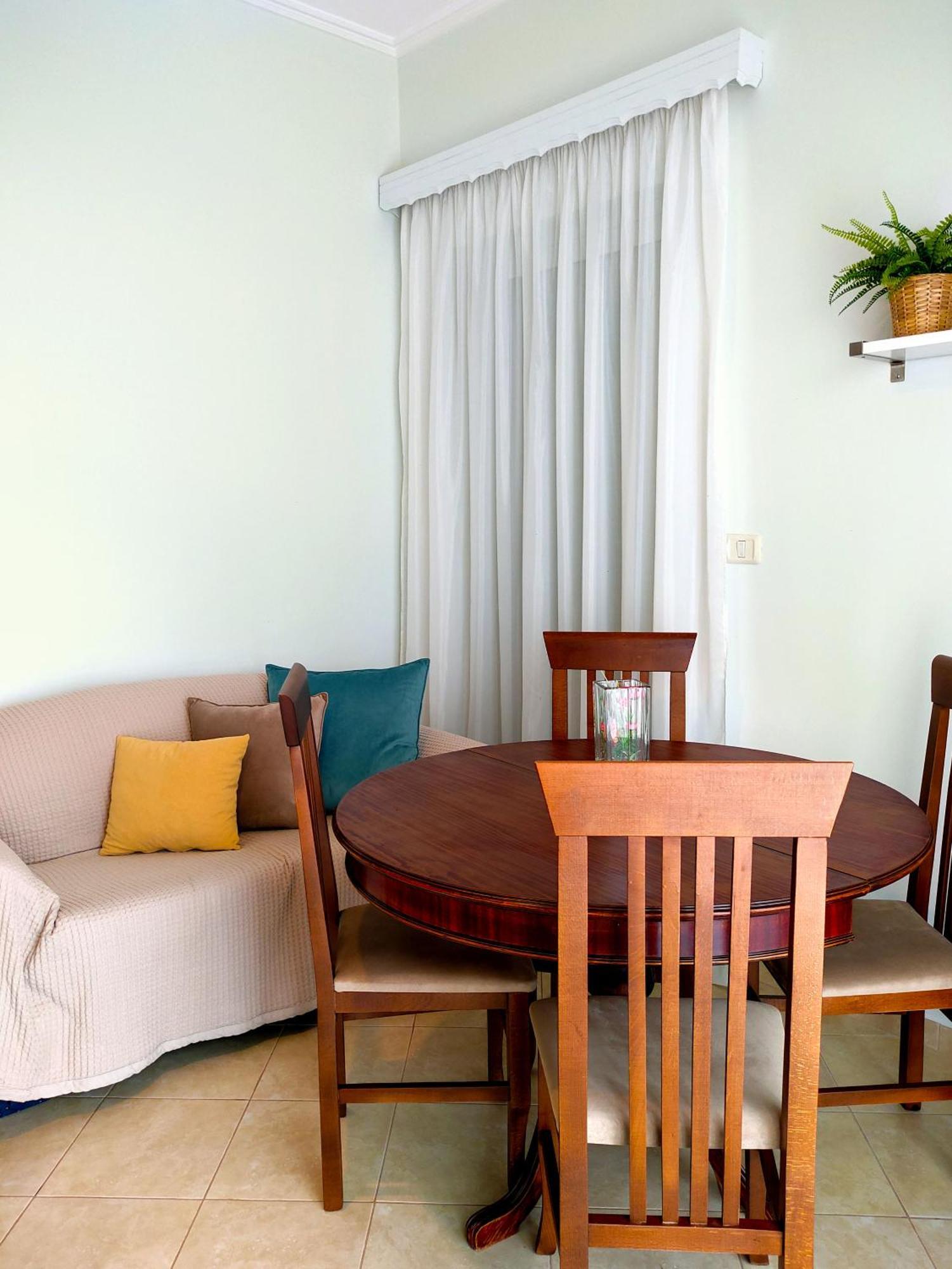Comfy Hill Apartments ساراندا المظهر الخارجي الصورة
